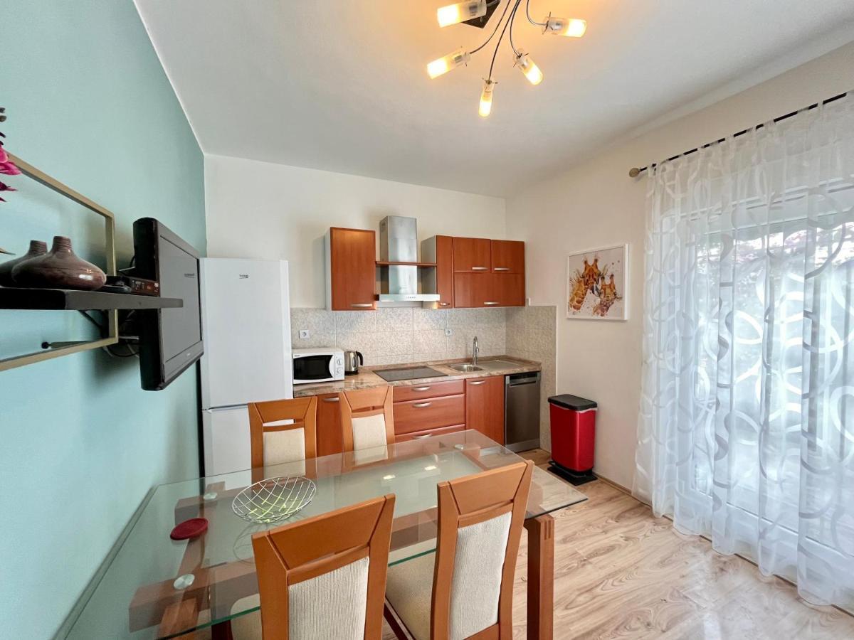 Apartments Rino Vodice Exterior photo